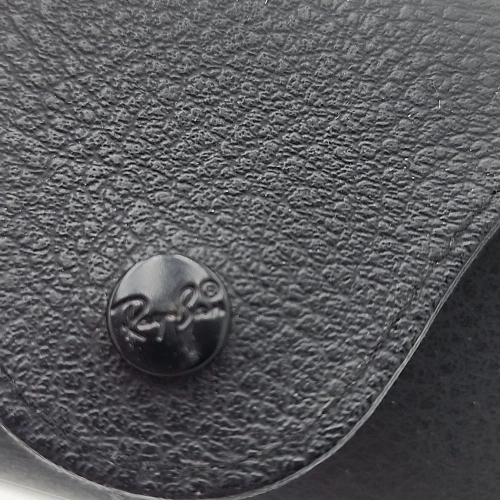 Ray-Ban Black Sunglasses with‎ Case